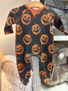  Halloween Pumpkin Sleeper 3-6mo with Cap