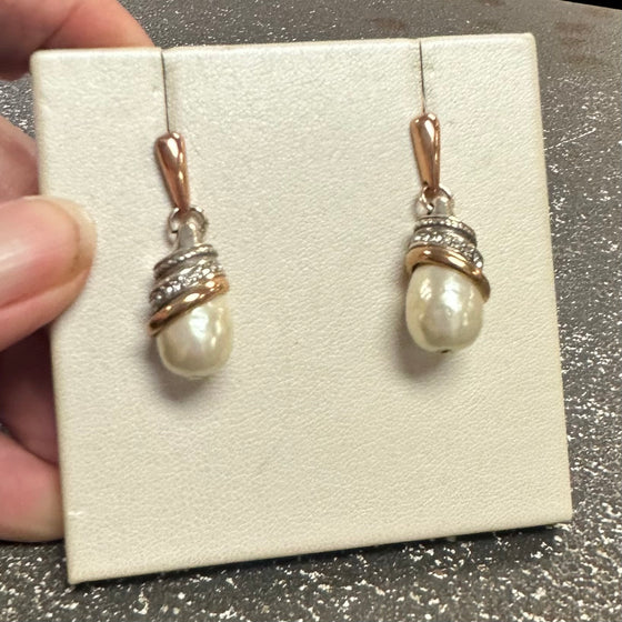Neptune Rings Pearl Drop Earring
