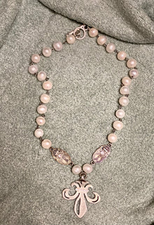  White Fresh Water Pearl Necklace
